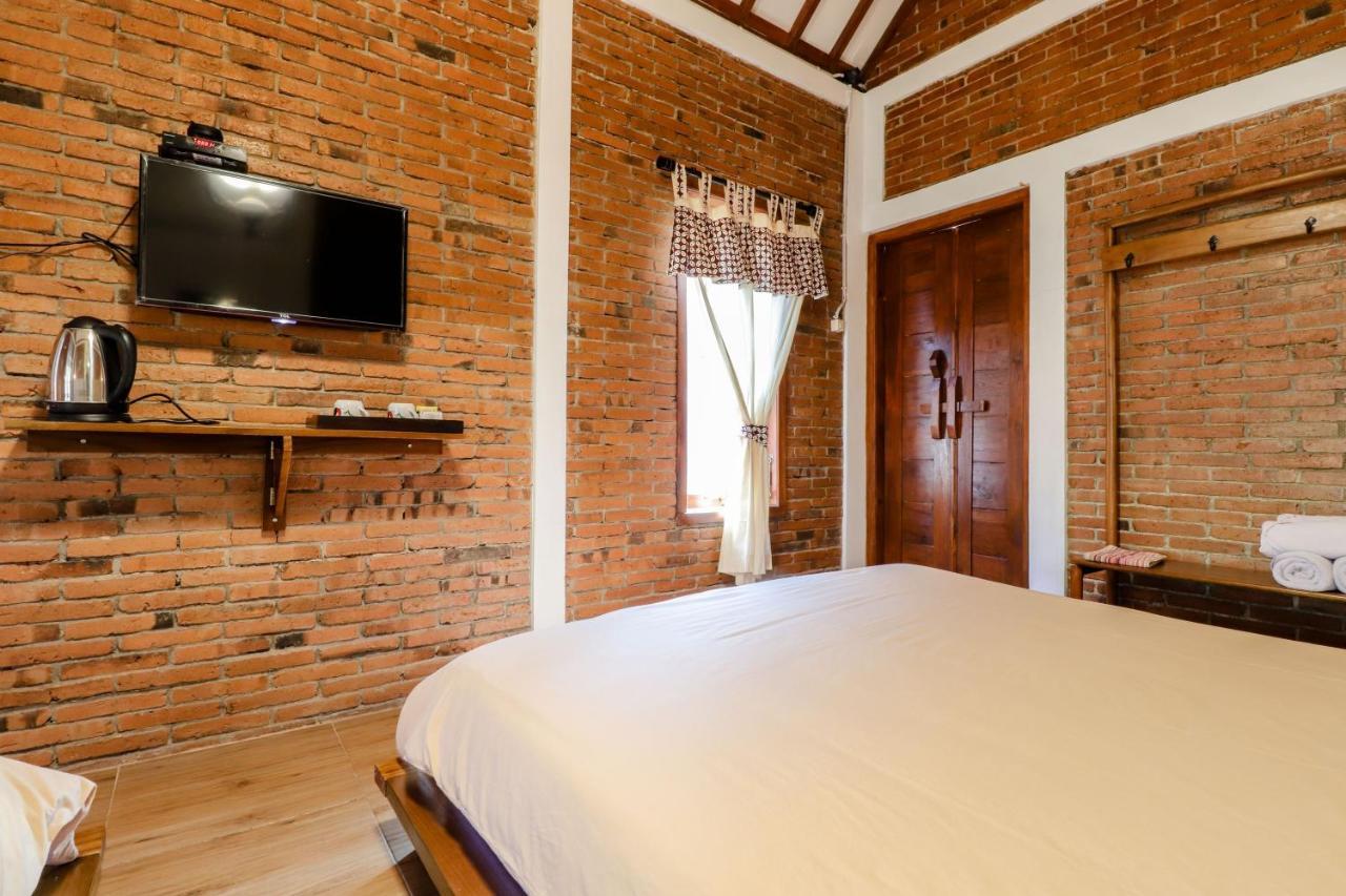 Omah Teras Bata Guesthouse Jogjacarta Exterior foto