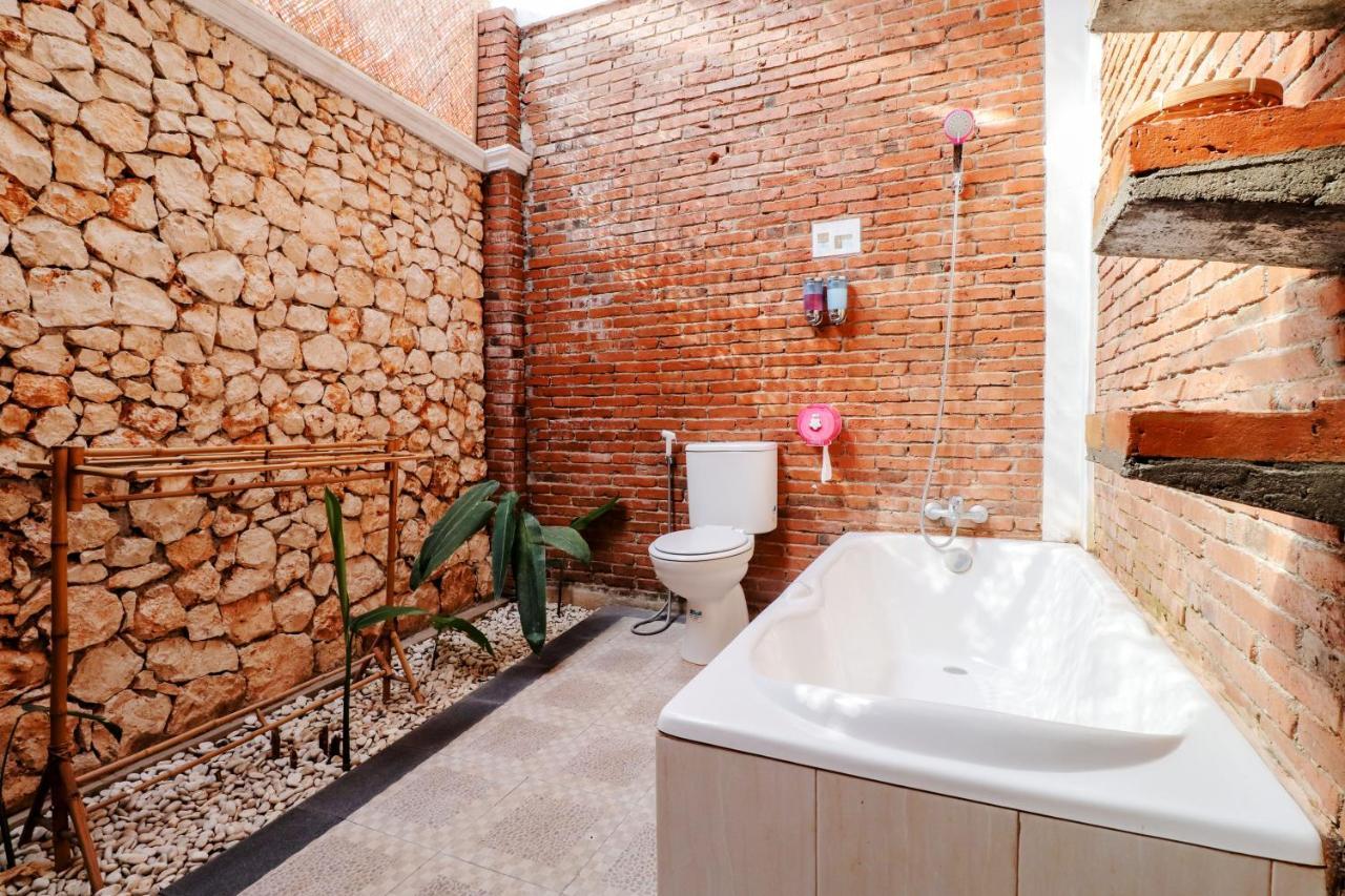 Omah Teras Bata Guesthouse Jogjacarta Exterior foto