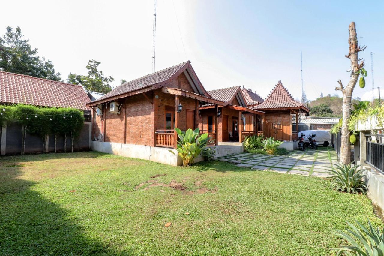 Omah Teras Bata Guesthouse Jogjacarta Exterior foto